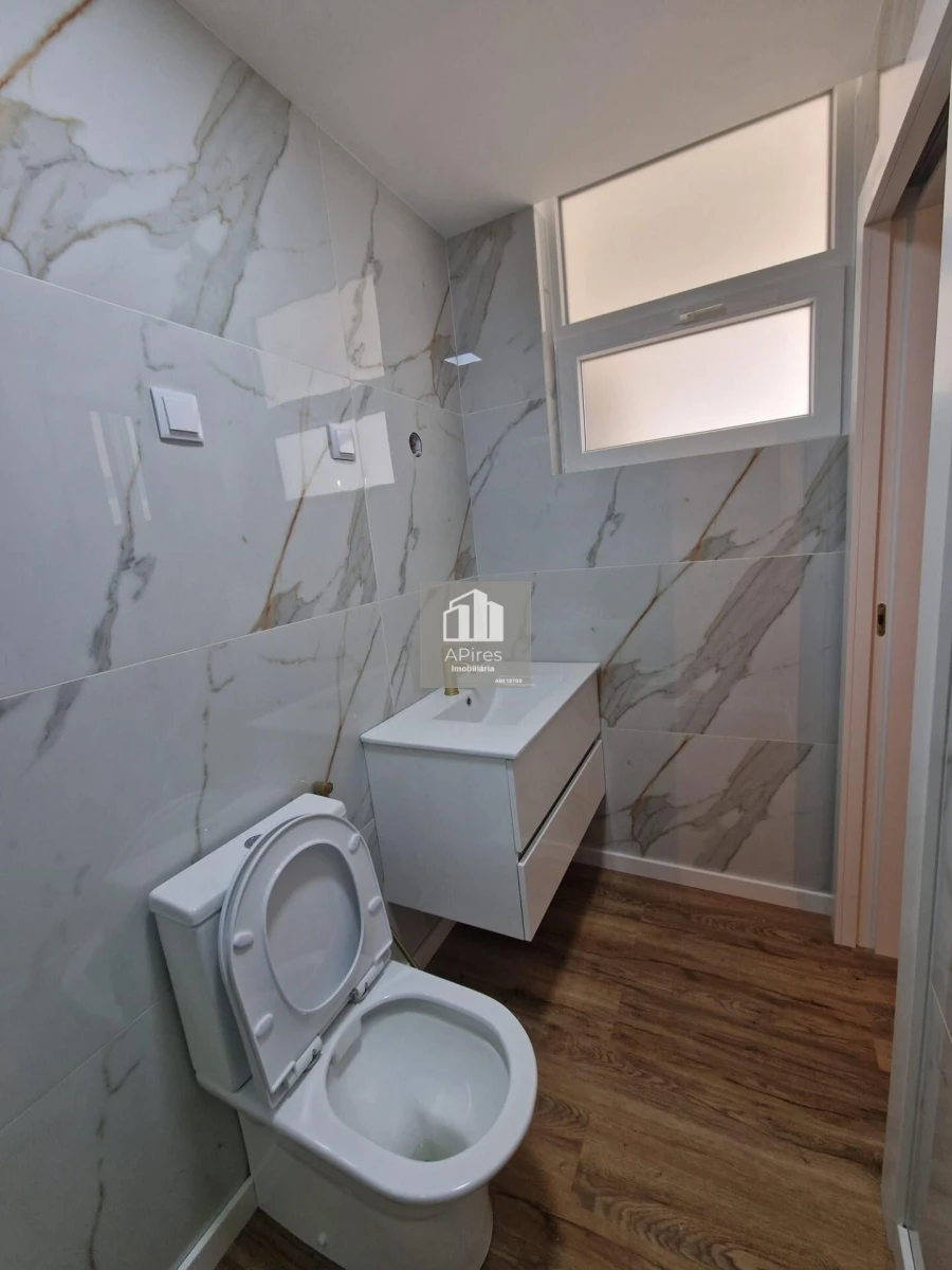 Apartamento T1 para Venda em Costa da Caparica Foto 11
