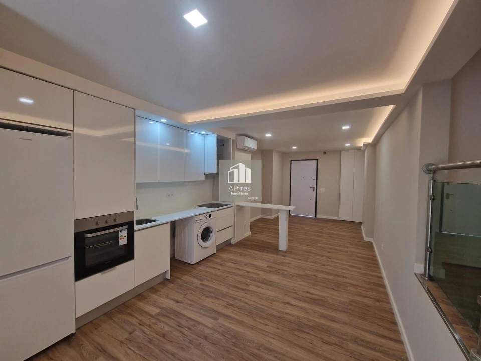 Apartamento T1 para Venda em Costa da Caparica Foto 2