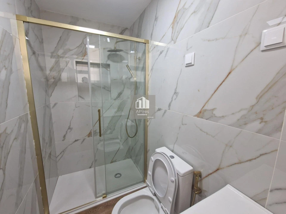 Apartamento T1 para Venda em Costa da Caparica Foto 4