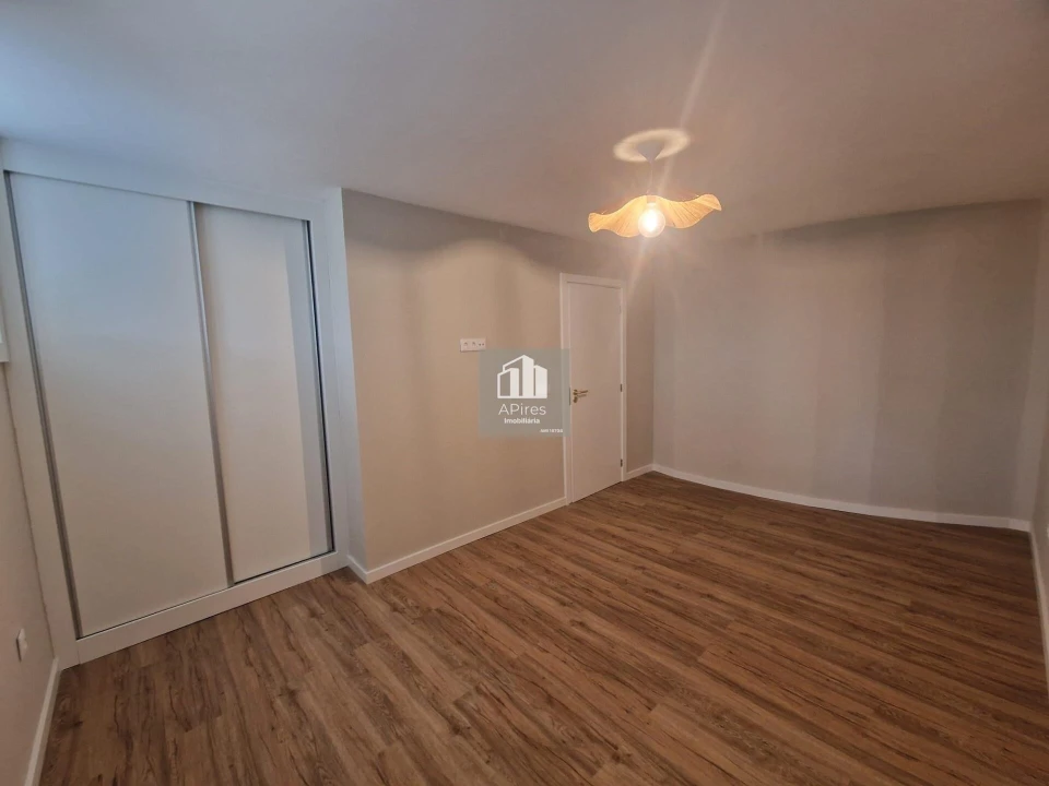 Apartamento T1 para Venda em Costa da Caparica Foto 5