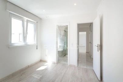 Apartamento T3 para Venda em Corroios