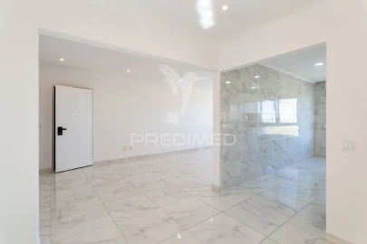 Apartamento T3 para Venda em Corroios