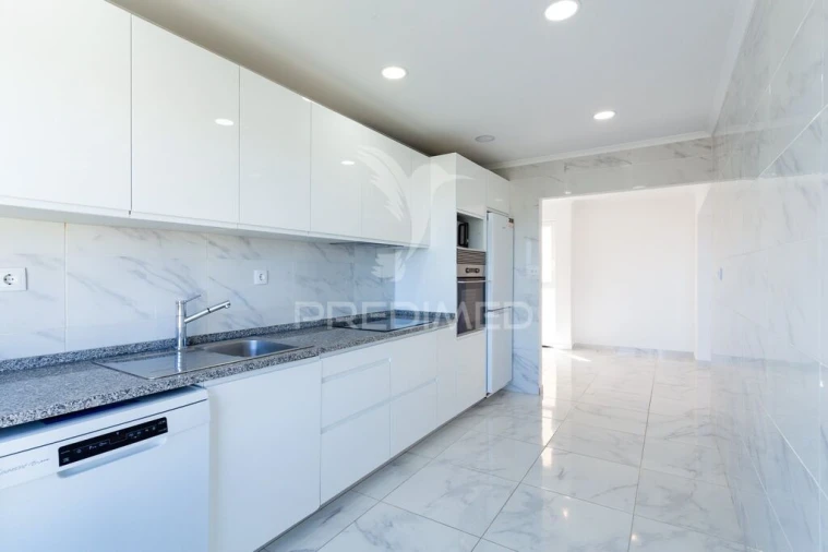 Apartamento T3 para Venda em Corroios Foto 9