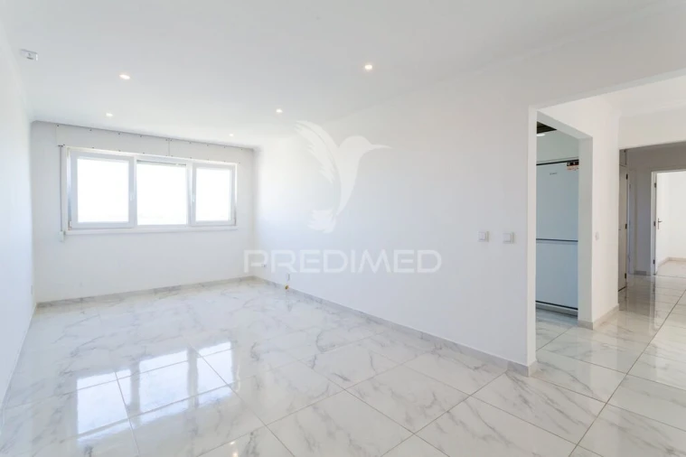 Apartamento T3 para Venda em Corroios Foto 4