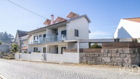 Moradia T4 para Venda em Ovoa e Vimieiro