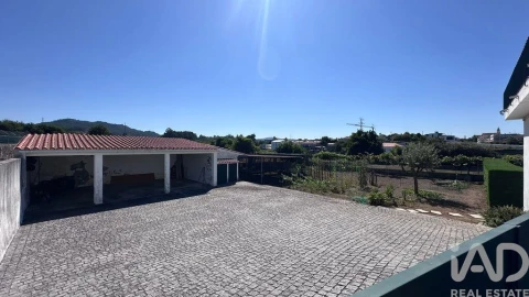 Moradia T4 para Venda em Santa Marta de Portuzelo