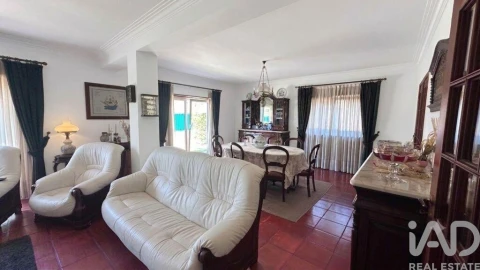 Moradia T4 para Venda em Santa Marta de Portuzelo