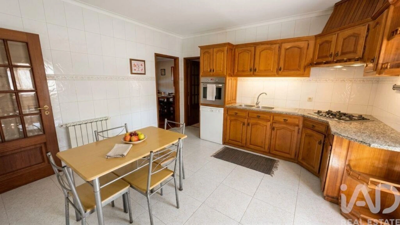 Moradia T4 para Venda em Santa Marta de Portuzelo Foto 5
