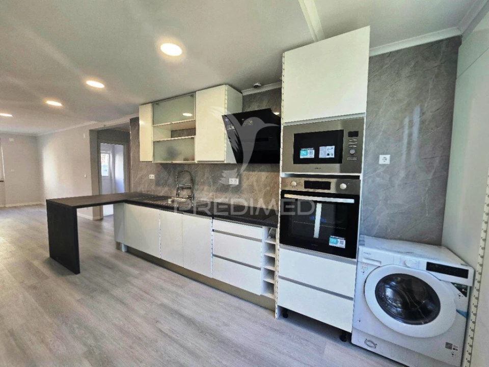 Apartamento T2 para Venda em Benfica Foto 1