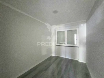 Apartamento T2 para Venda em Benfica