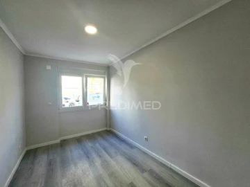 Apartamento T2 para Venda em Benfica