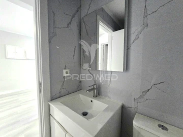 Apartamento T2 para Venda em Benfica