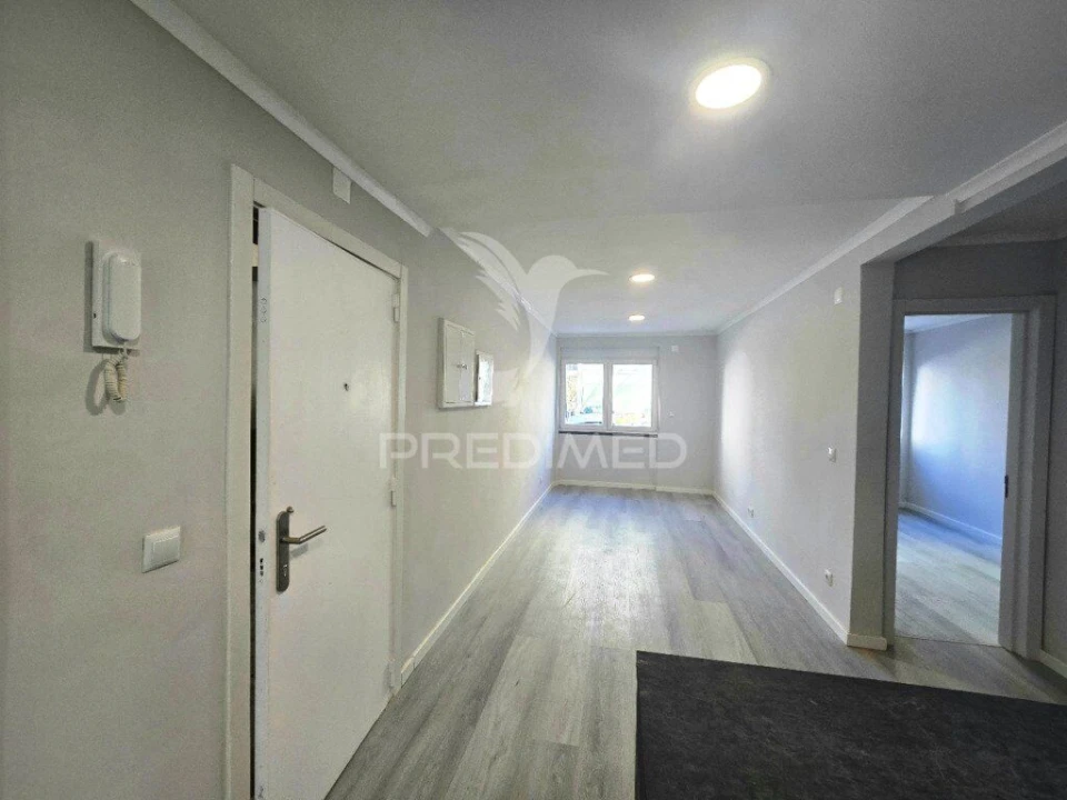 Apartamento T2 para Venda em Benfica Foto 5