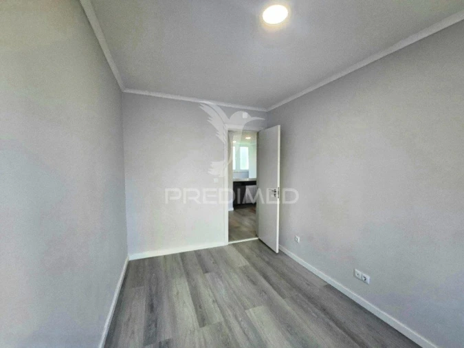 Apartamento T2 para Venda em Benfica Foto 13
