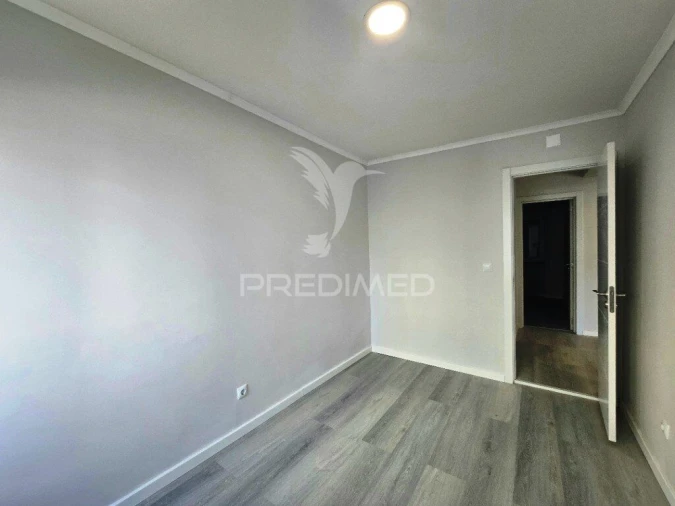 Apartamento T2 para Venda em Benfica Foto 8