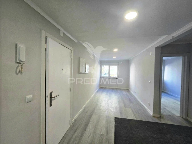 Apartamento T2 para Venda em Benfica Foto 5