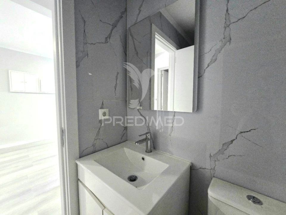 Apartamento T2 para Venda em Benfica Foto 12