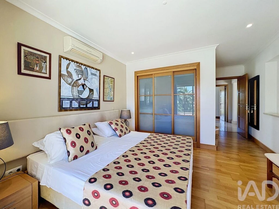 Apartamento T2 para Venda em Quarteira Foto 9