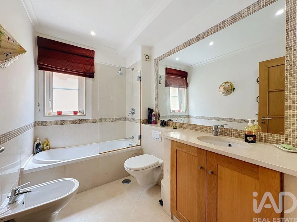 Apartamento T2 para Venda em Quarteira Foto 7
