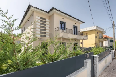 Moradia T5 para Arrendamento em Carcavelos e Parede