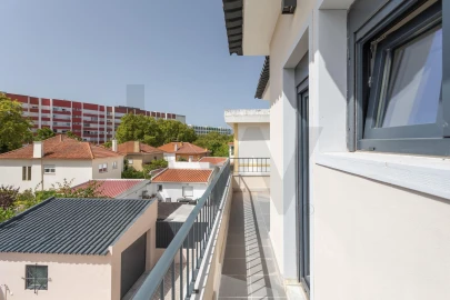 Moradia T5 para Arrendamento em Carcavelos e Parede