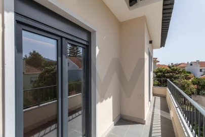 Moradia T5 para Arrendamento em Carcavelos e Parede