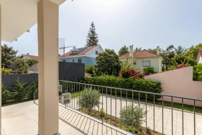 Moradia T5 para Arrendamento em Carcavelos e Parede