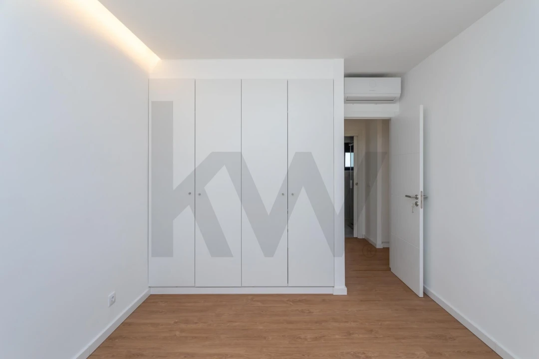 Moradia T5 para Arrendamento em Carcavelos e Parede Foto 36