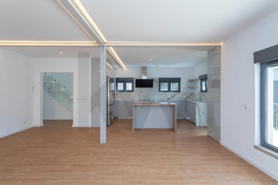 Moradia T5 para Arrendamento em Carcavelos e Parede Foto 15