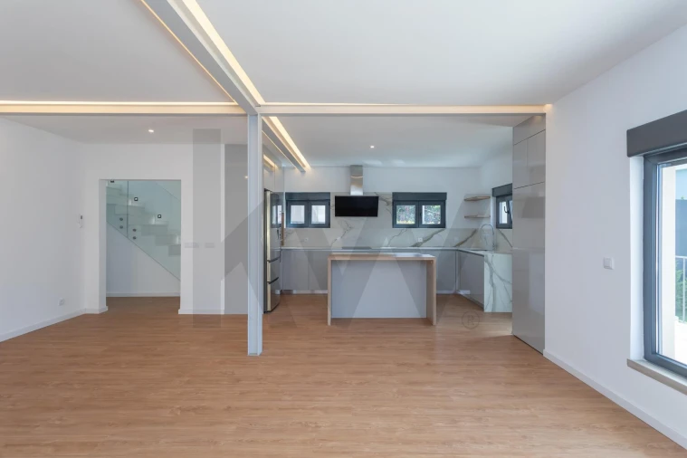 Moradia T5 para Arrendamento em Carcavelos e Parede Foto 15