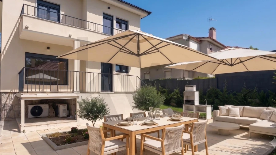 Moradia T5 para Arrendamento em Carcavelos e Parede
