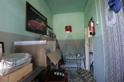 Loja para Trespasse em Milheiros de Poiares
