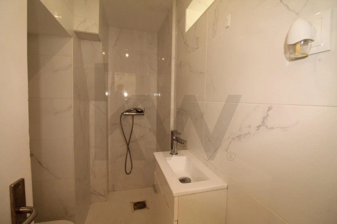 Apartamento T1 para Venda em São Vicente Foto 11