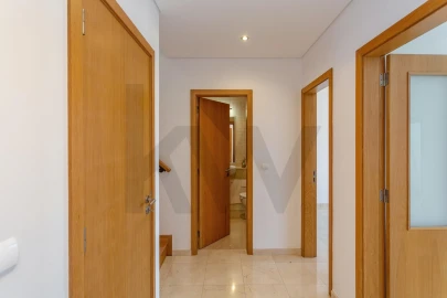 Moradia T4 para Arrendamento em Barcarena
