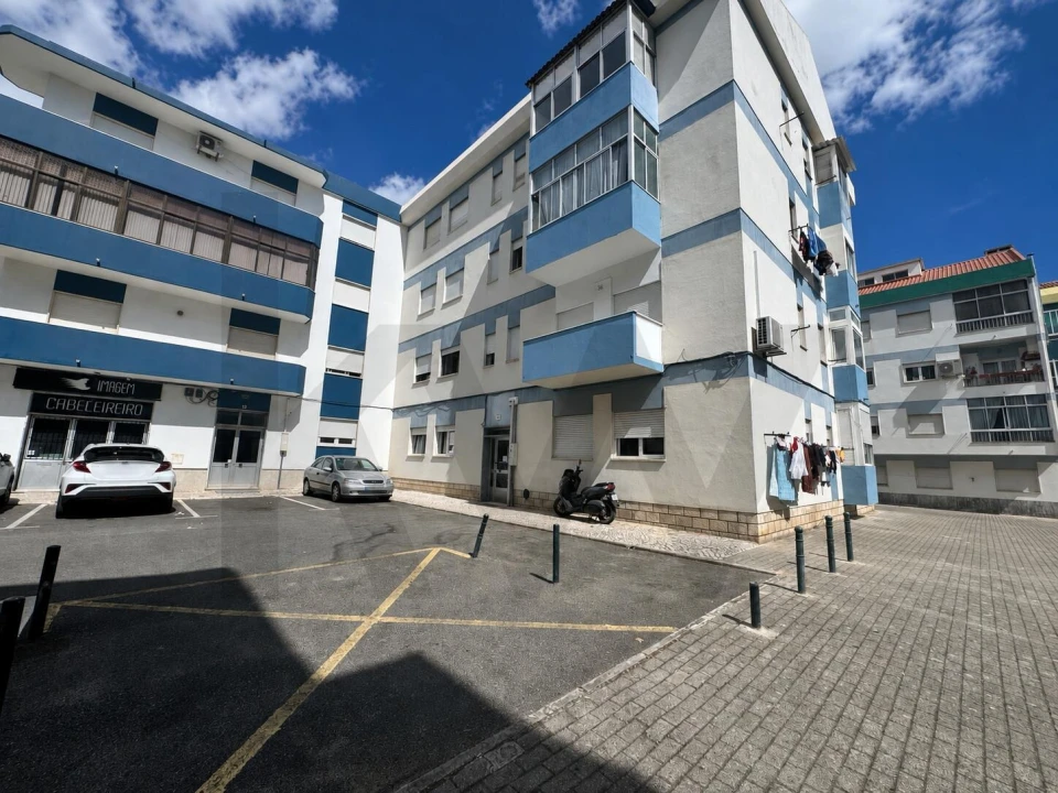 Apartamento T3 para Venda em Amora Foto 1