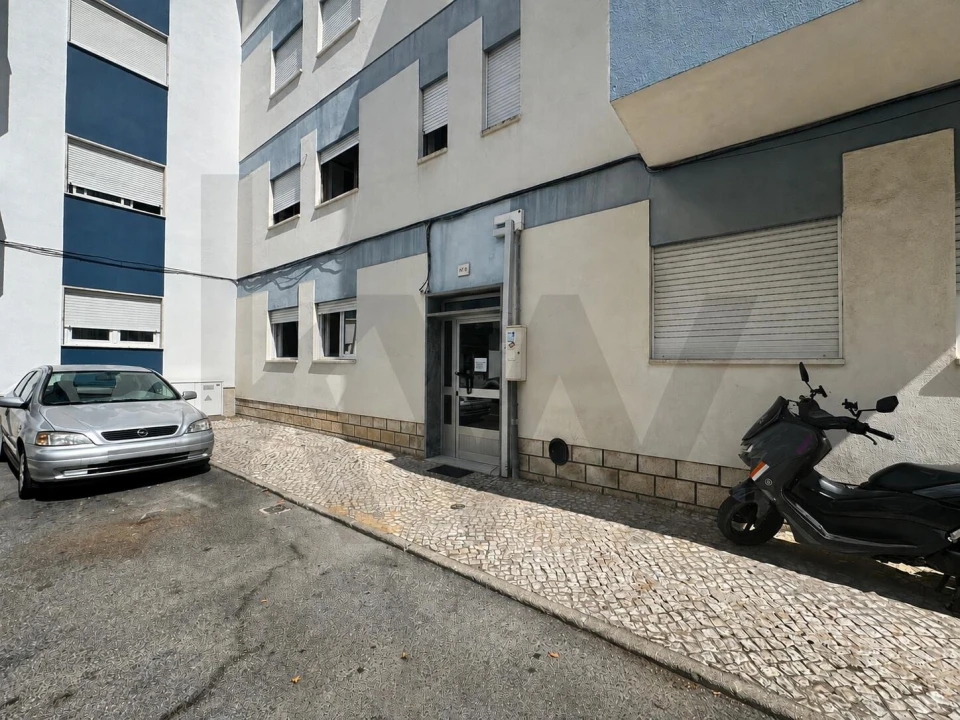 Apartamento T3 para Venda em Amora Foto 2