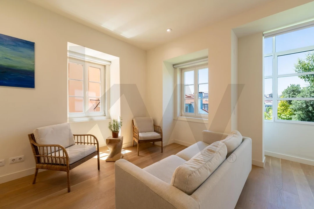 Apartamento T2 para Arrendamento em Santo António Foto 5