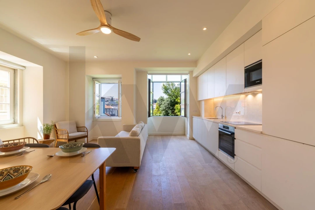 Apartamento T2 para Arrendamento em Santo António Foto 2