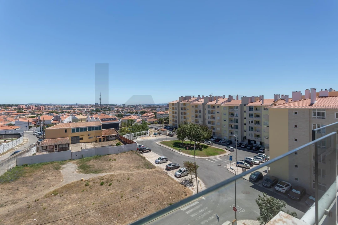 Apartamento T2 para Venda em São Domingos de Rana Foto 15