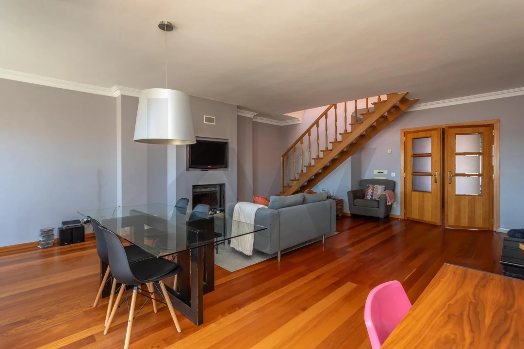 Apartamento T2 para Venda em São Domingos de Rana Foto 6