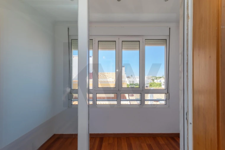 Apartamento T2 para Venda em São Domingos de Rana Foto 28