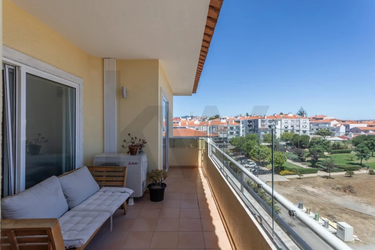 Apartamento T2 para Venda em São Domingos de Rana Foto 13