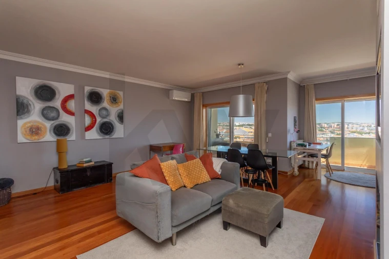 Apartamento T2 para Venda em São Domingos de Rana Foto 9