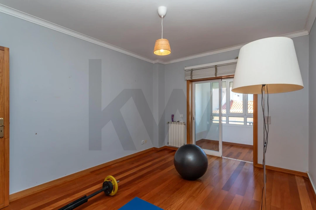 Apartamento T2 para Venda em São Domingos de Rana Foto 27