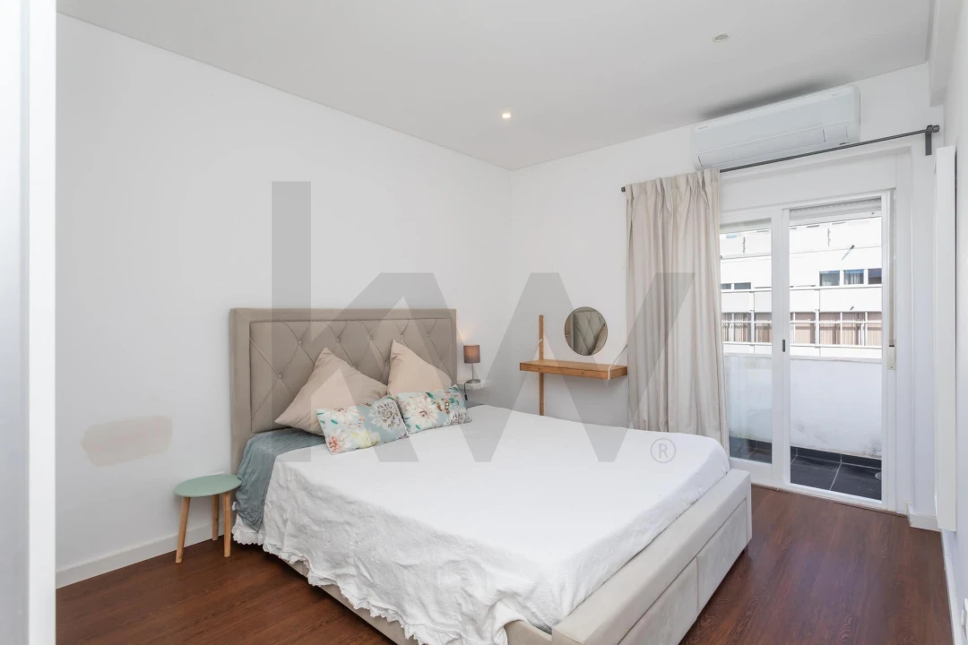 Apartamento T2 para Venda em Ajuda Foto 17