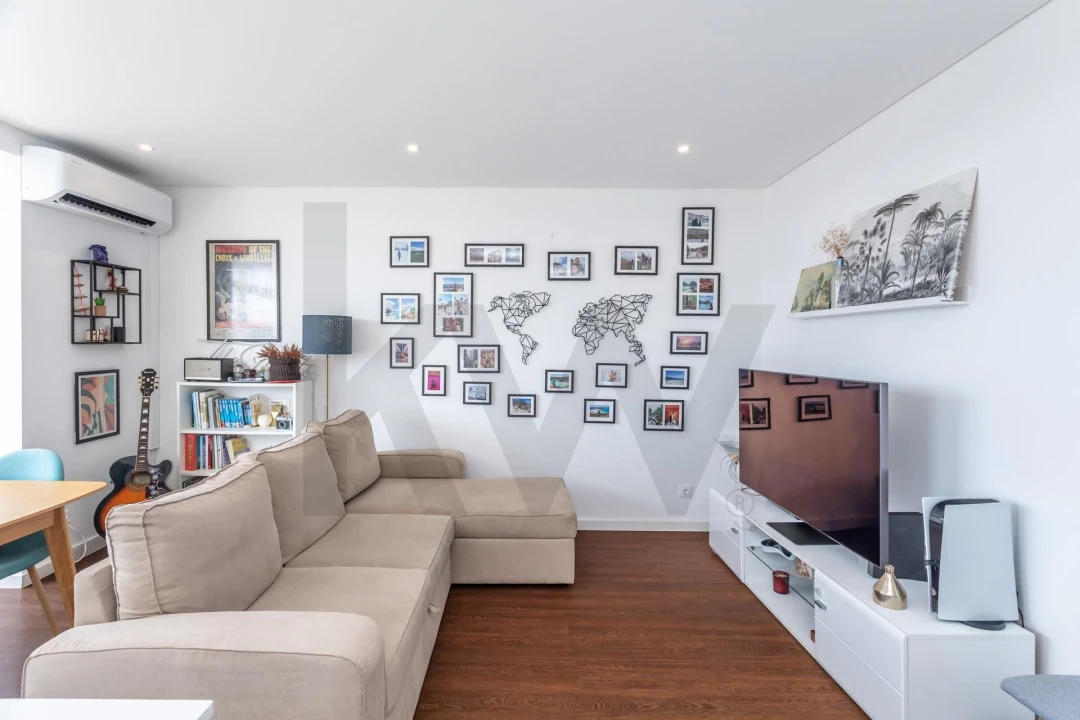 Apartamento T2 para Venda em Ajuda Foto 8