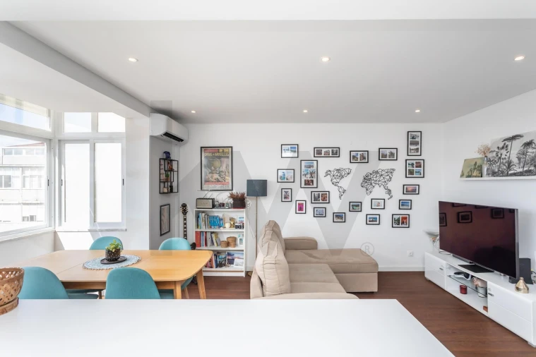 Apartamento T2 para Venda em Ajuda Foto 16