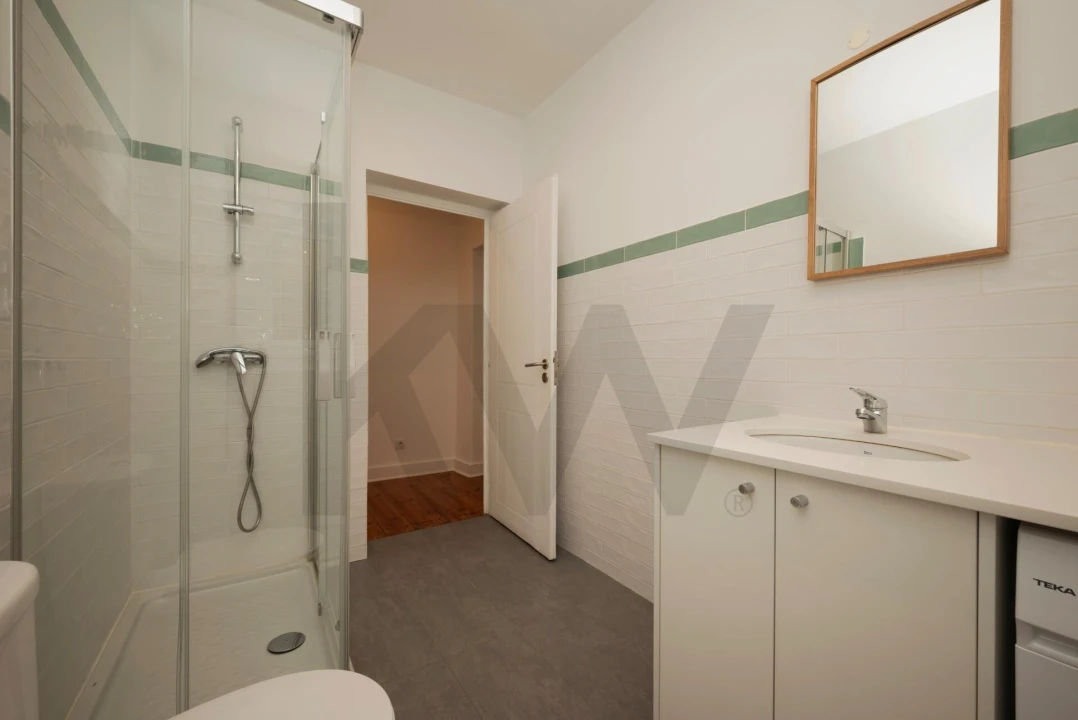 Apartamento T1 para Arrendamento em Santo António Foto 17