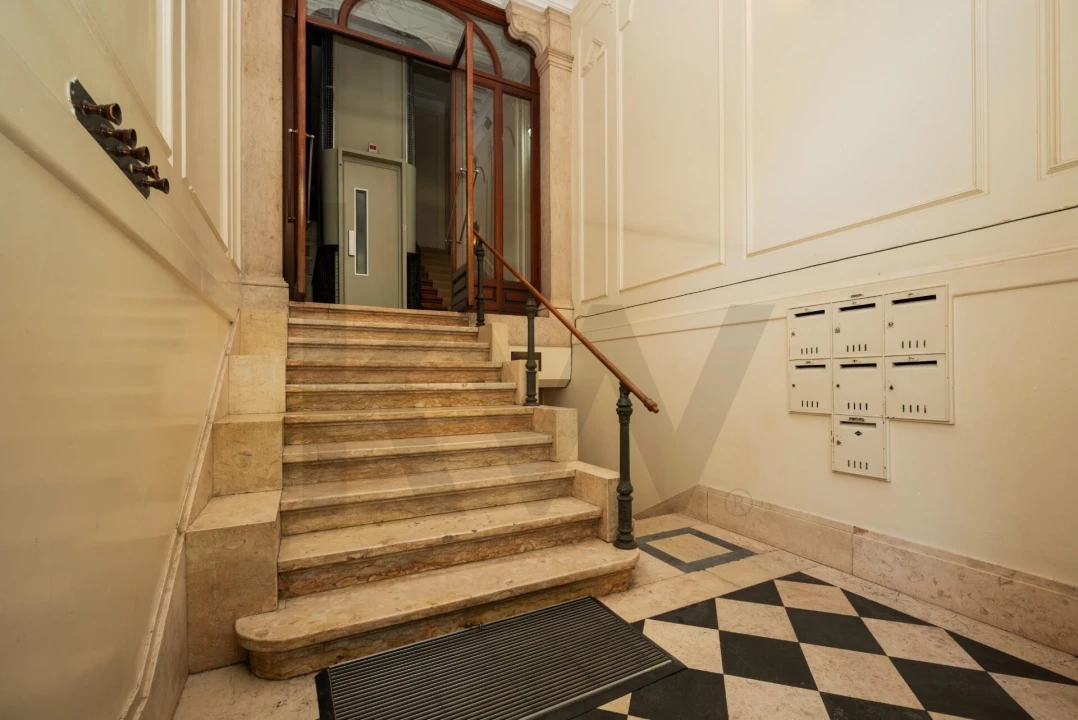 Apartamento T1 para Arrendamento em Santo António Foto 1