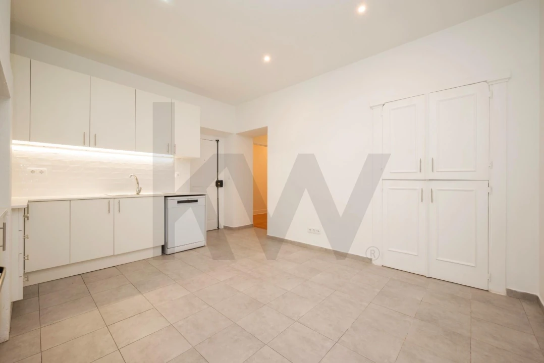 Apartamento T1 para Arrendamento em Santo António Foto 21